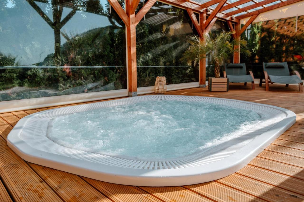 Morze Domkow Wellness & Spa Дзивновек Екстериор снимка
